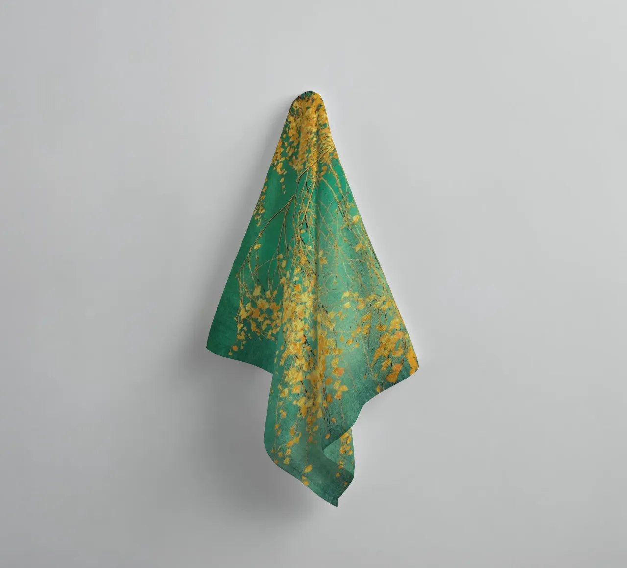 Abedul - Susurros de amarillo Verde esmeralda toalla de baño de Ingrid Beddoes