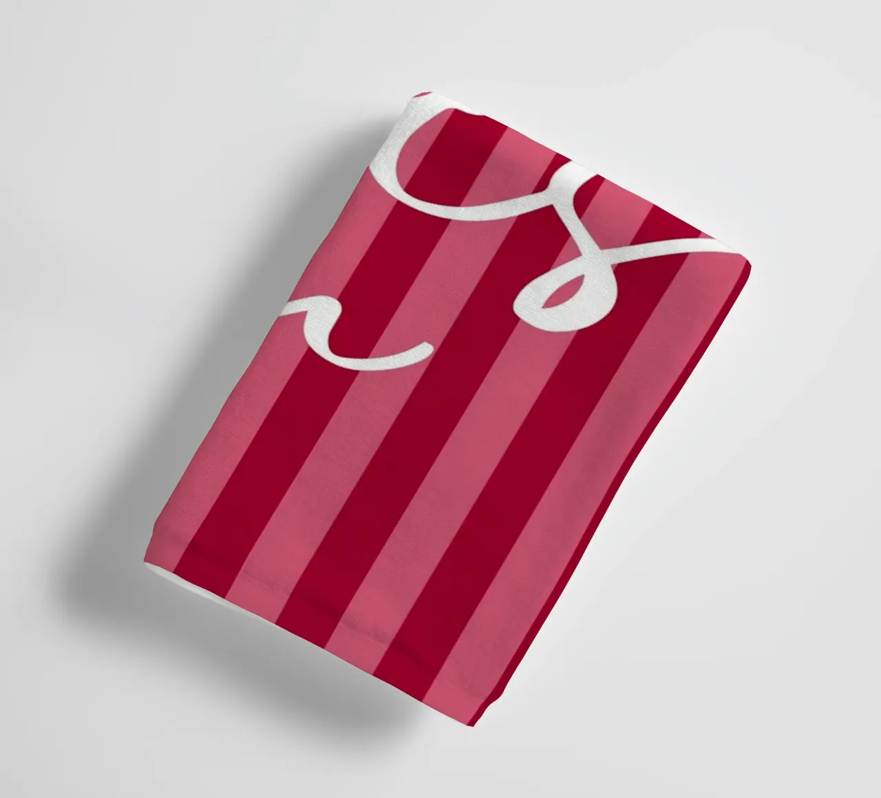 Citazione positiva con design a strisce rosa e rosse asciugamano da bagno da The Art Club