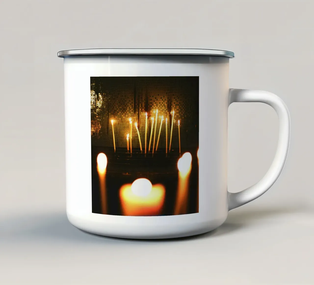 The flickering candles tazza in smalto da mip of map