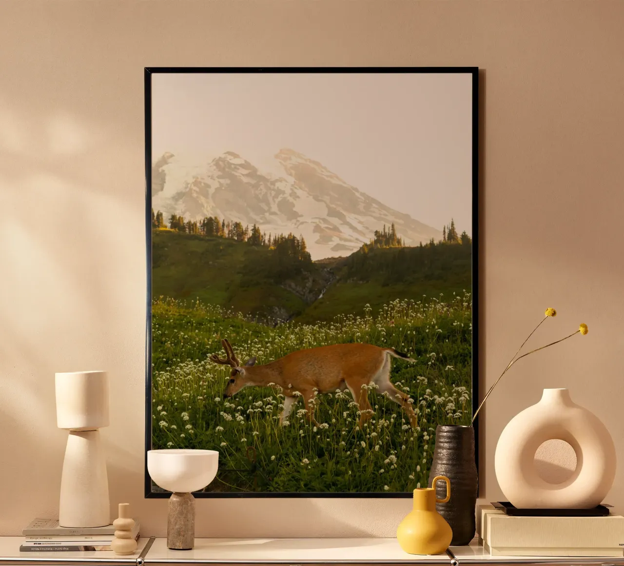 Golden deer on flower hill poster con telaio in alluminio da mip of map