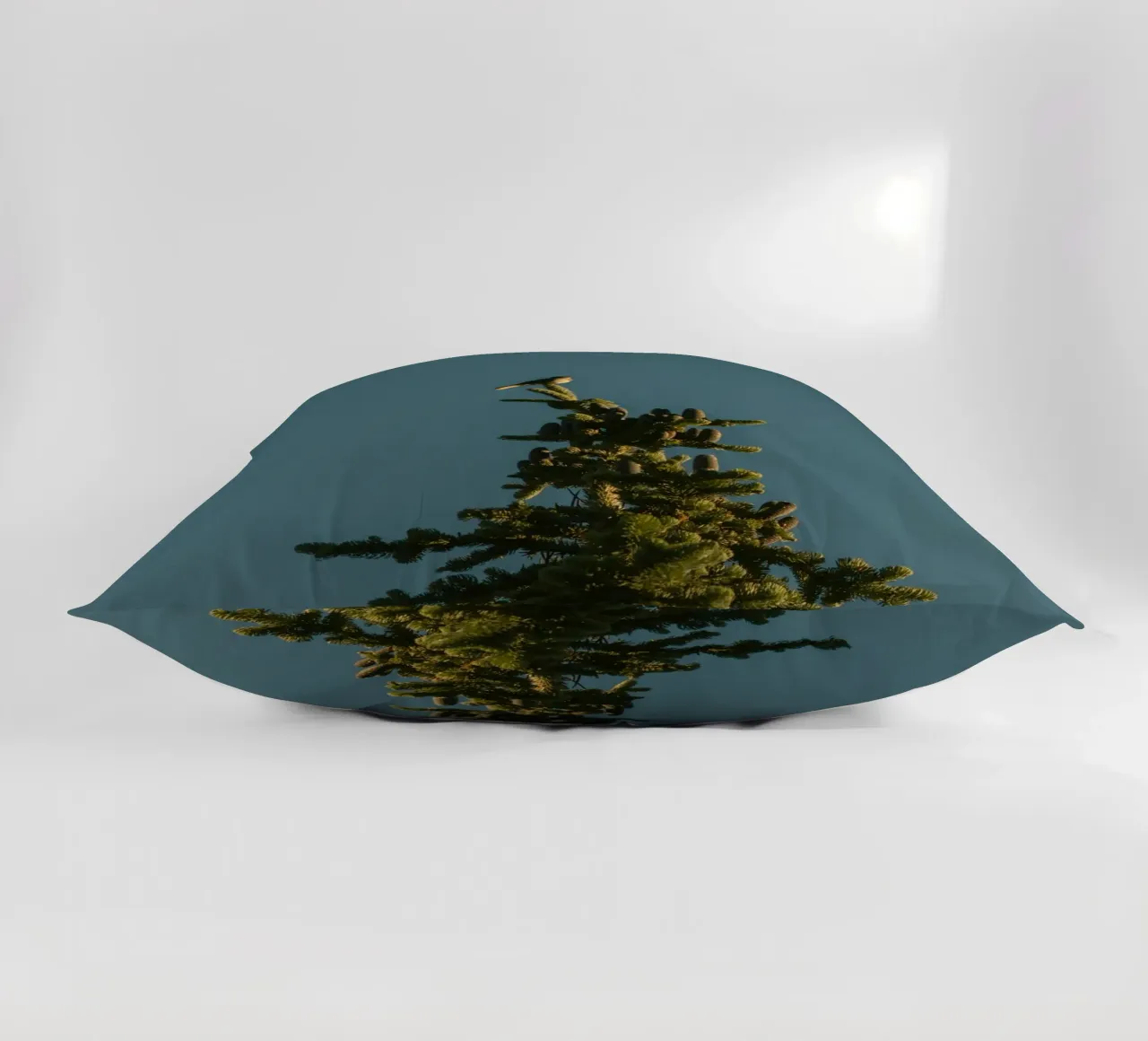 Little bird perched on the pine tree cuscino da mip of map