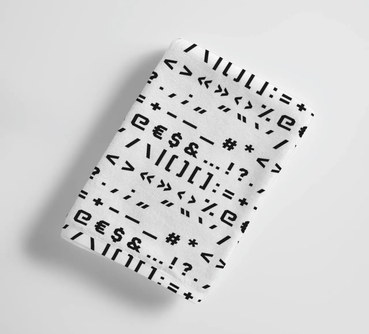 Typography Special Characters Pattern #1 asciugamano da bagno da kathrinmay