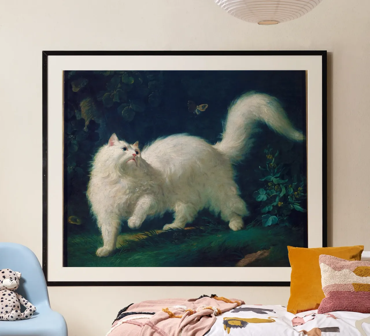 Gatto d'angora bianco che insegue una farfalla - Jean-Jacques Bachelie poster da Venus Art