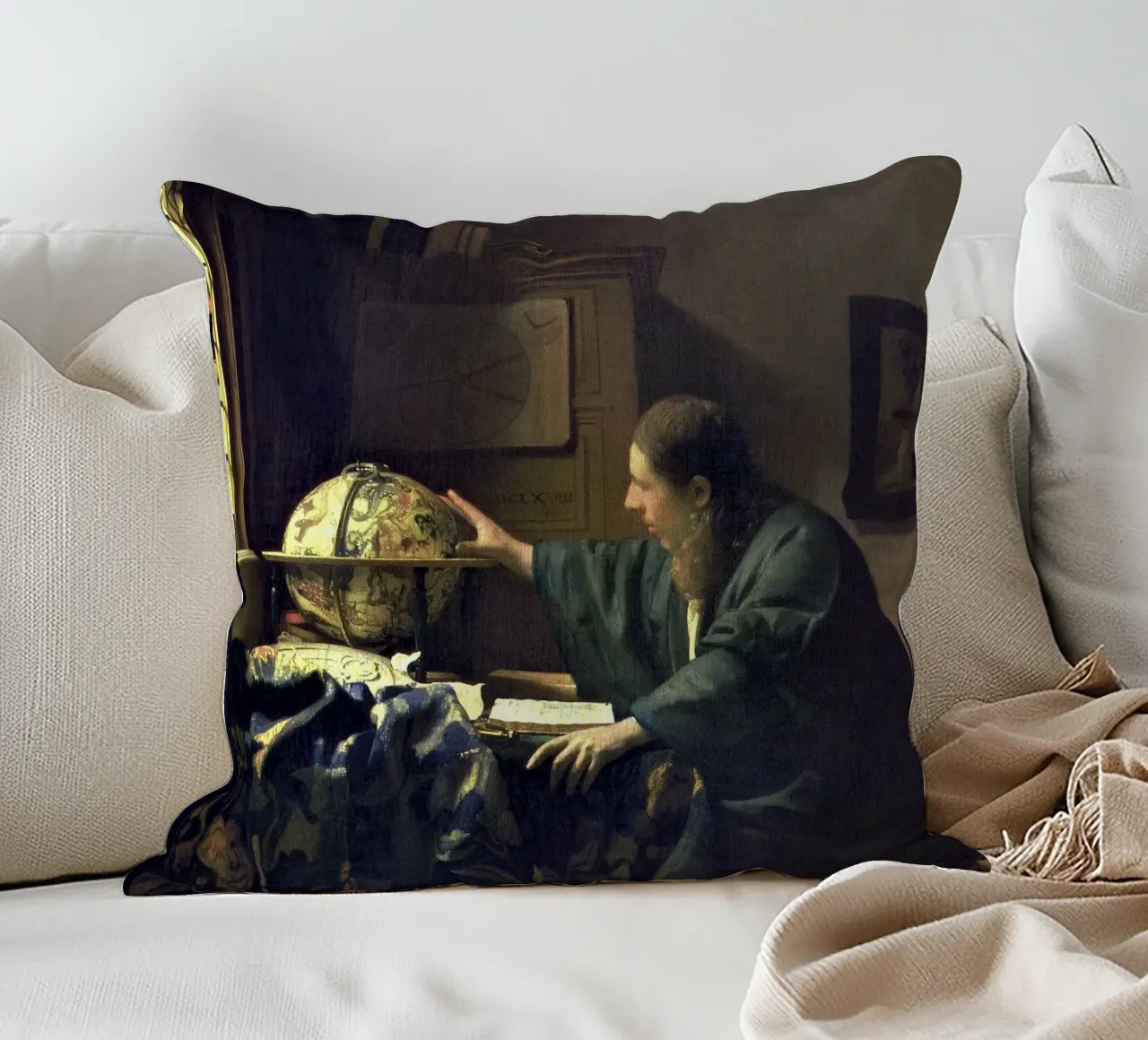 L'astronomo - Johannes Vermeer (1668 circa) cuscino da Classic Art Prints