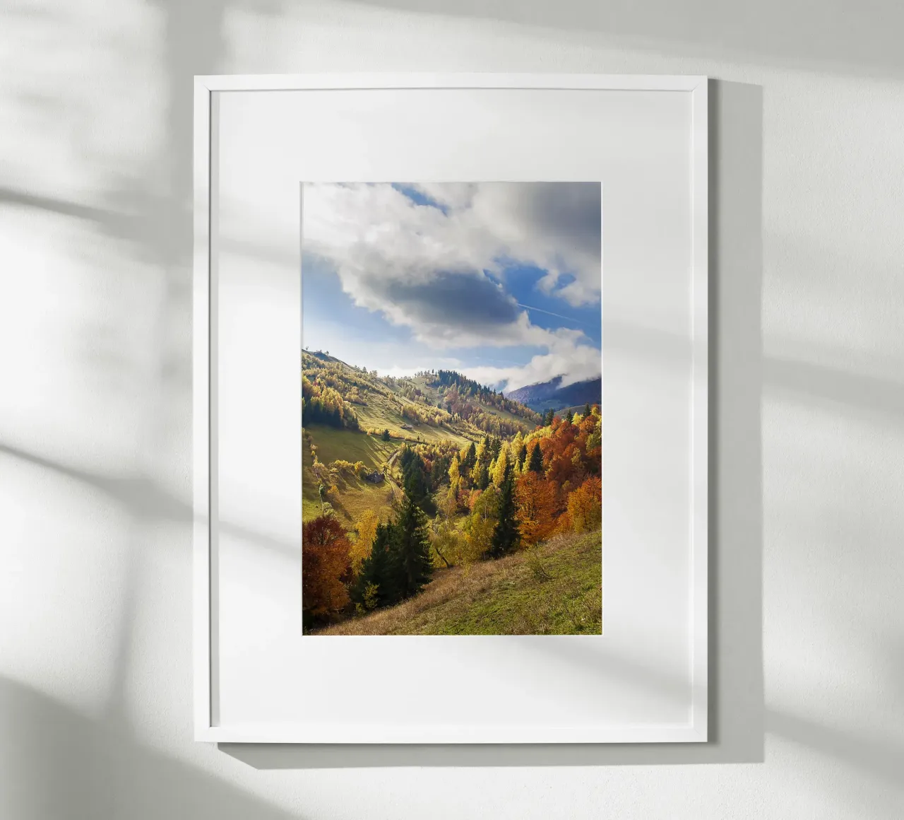 Autunno a colori: Paesaggio della valle autunnale - Stampa naturalistica poster con telaio in plastica da jay