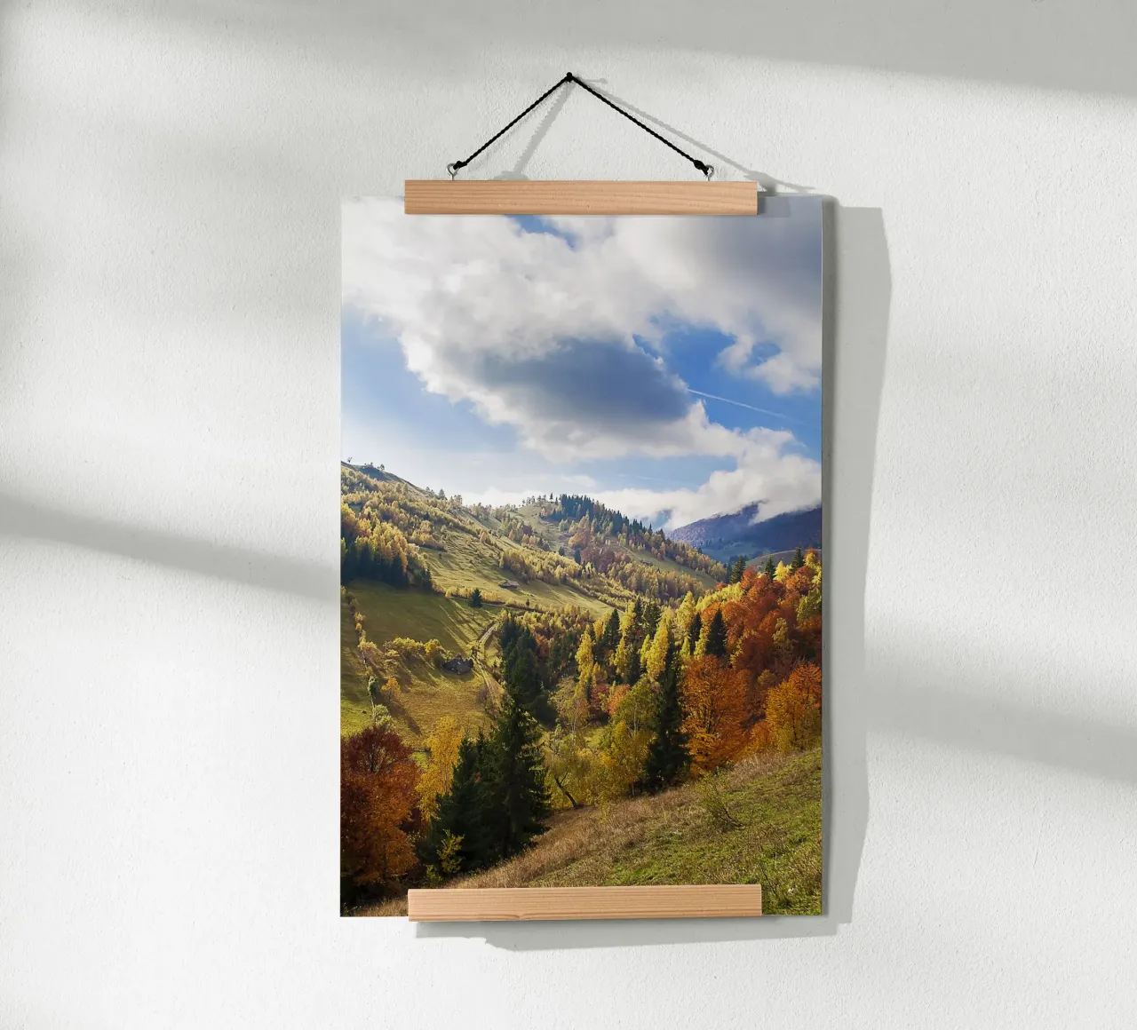 Autunno a colori: Paesaggio della valle autunnale - Stampa naturalistica poster con telaio in plastica da jay