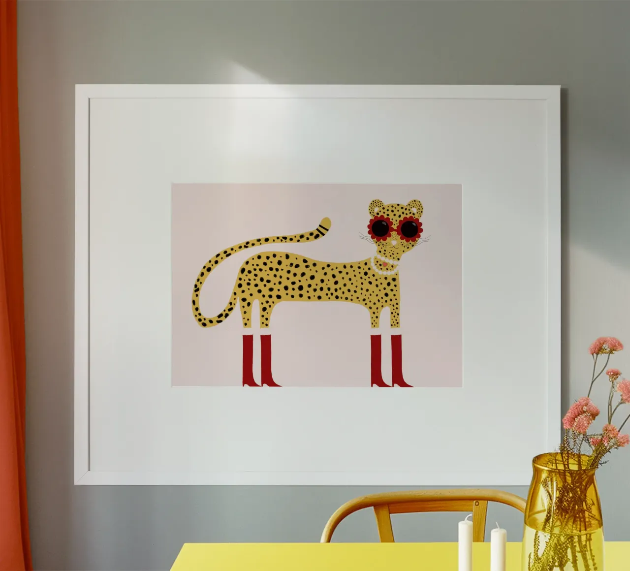 Moda Leopardo con stivali rossi e perle poster con telaio in legno da vintagepod