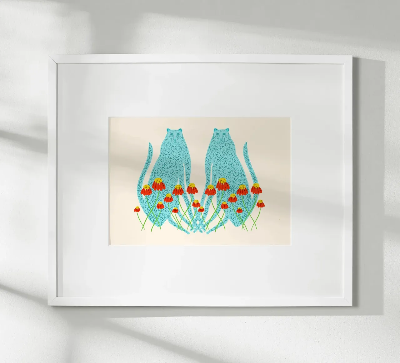 Leopardi blu e fiori rossi Arte simmetrica poster con telaio in legno da vintagepod