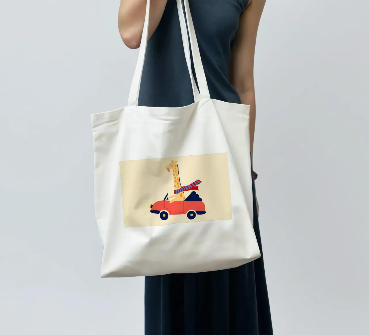 Simpatica giraffa in auto con sciarpa borsa in juta da vintagepod