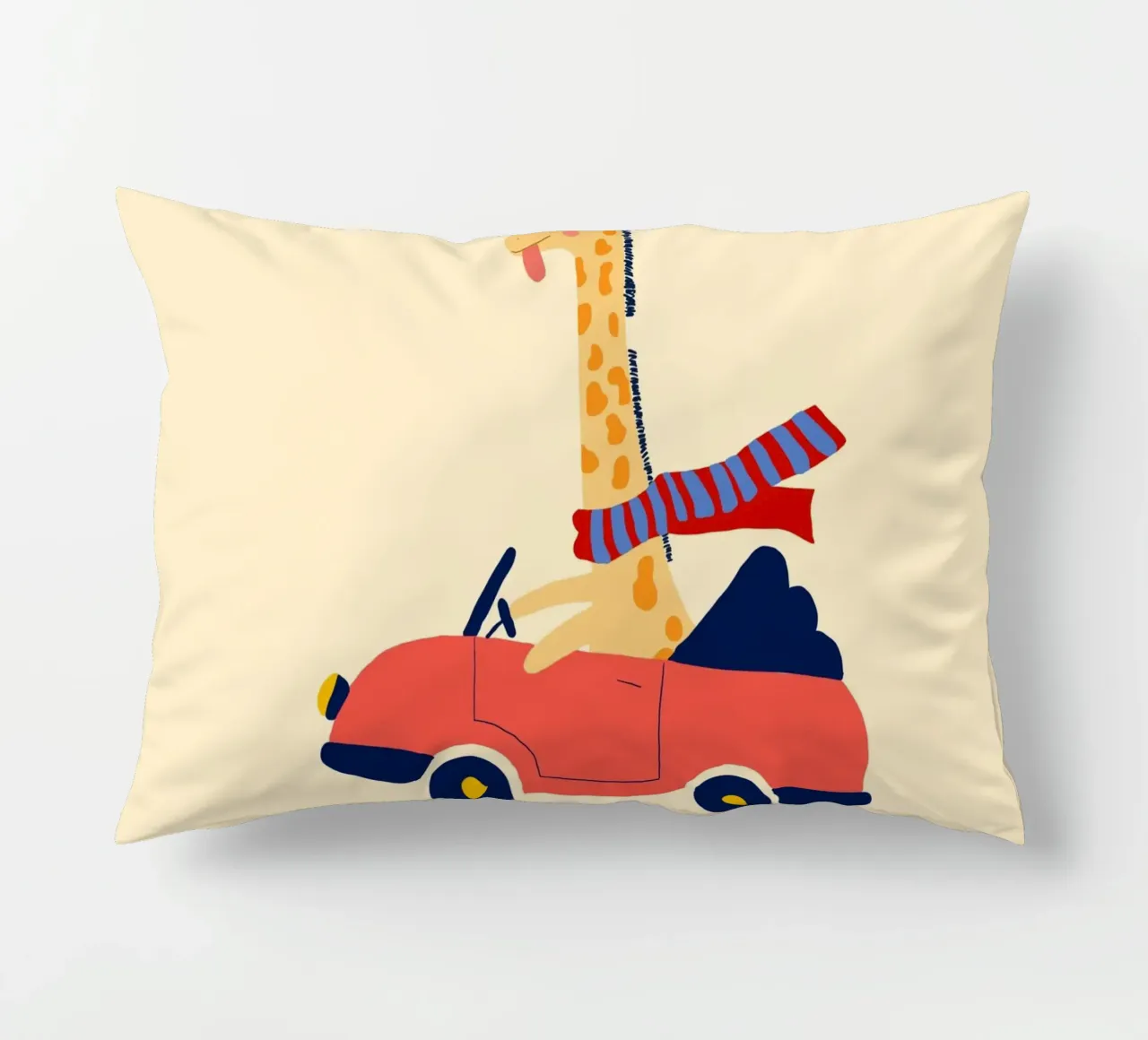 Simpatica giraffa in auto con sciarpa cuscino da vintagepod