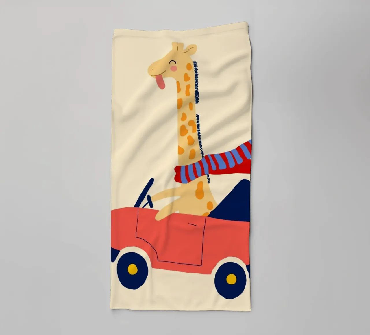 Simpatica giraffa in auto con sciarpa asciugamano da bagno da vintagepod
