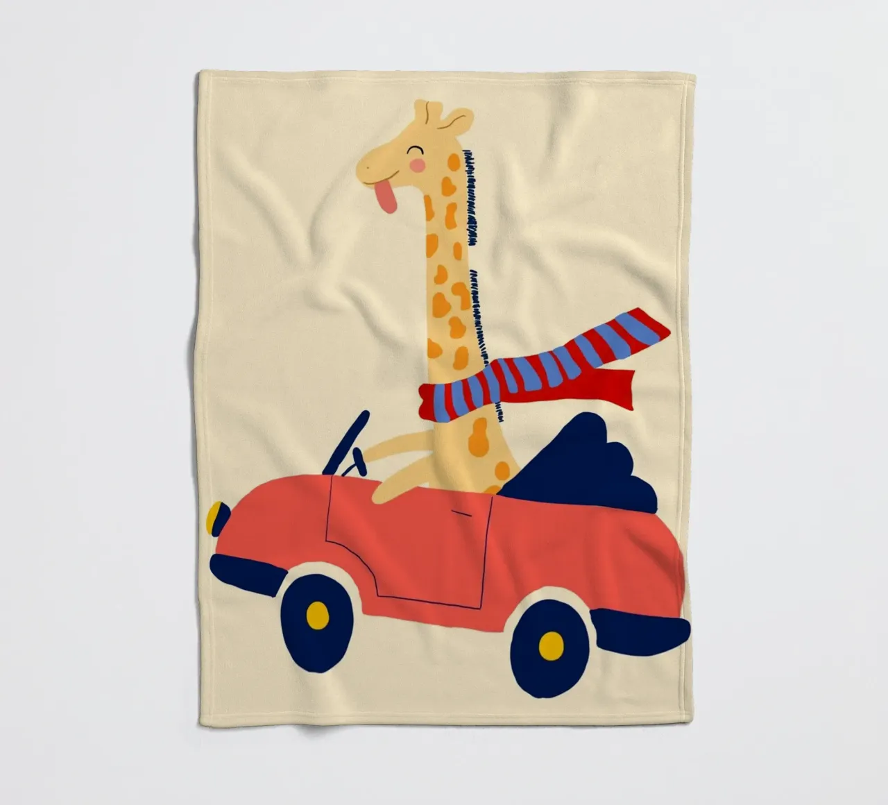 Simpatica giraffa in auto con sciarpa coperta in pile da vintagepod