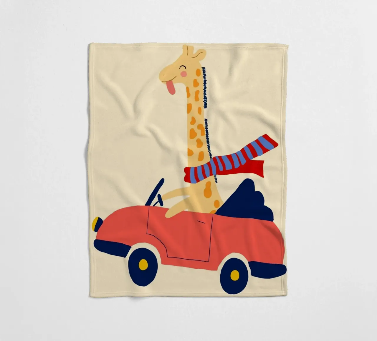Simpatica giraffa in auto con sciarpa coperta in pile da vintagepod