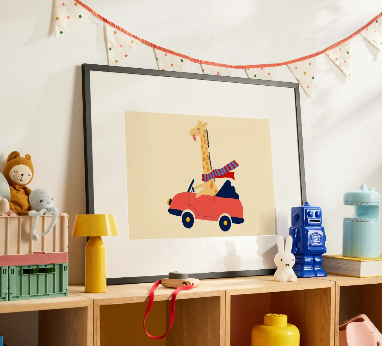 Girafe mignonne dans une voiture avec écharpe poster de vintagepod