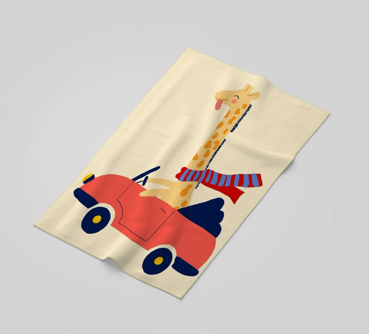 Simpatica giraffa in auto con sciarpa telo mare da vintagepod