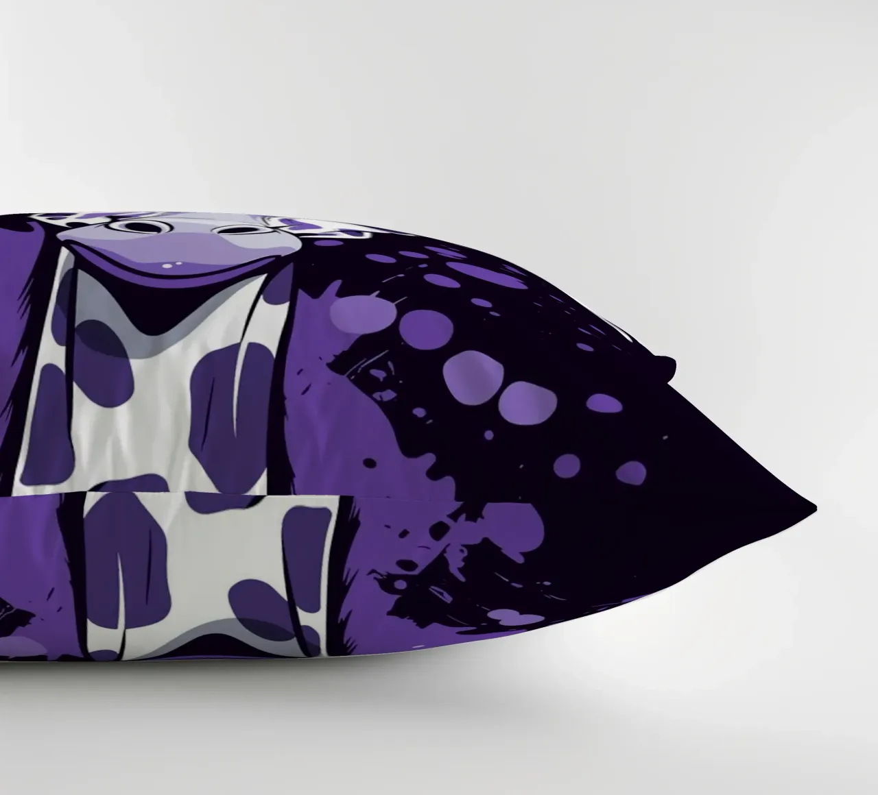 Giraffa viola in stile pop art splatter cuscino da pixelbull - medieval art and more