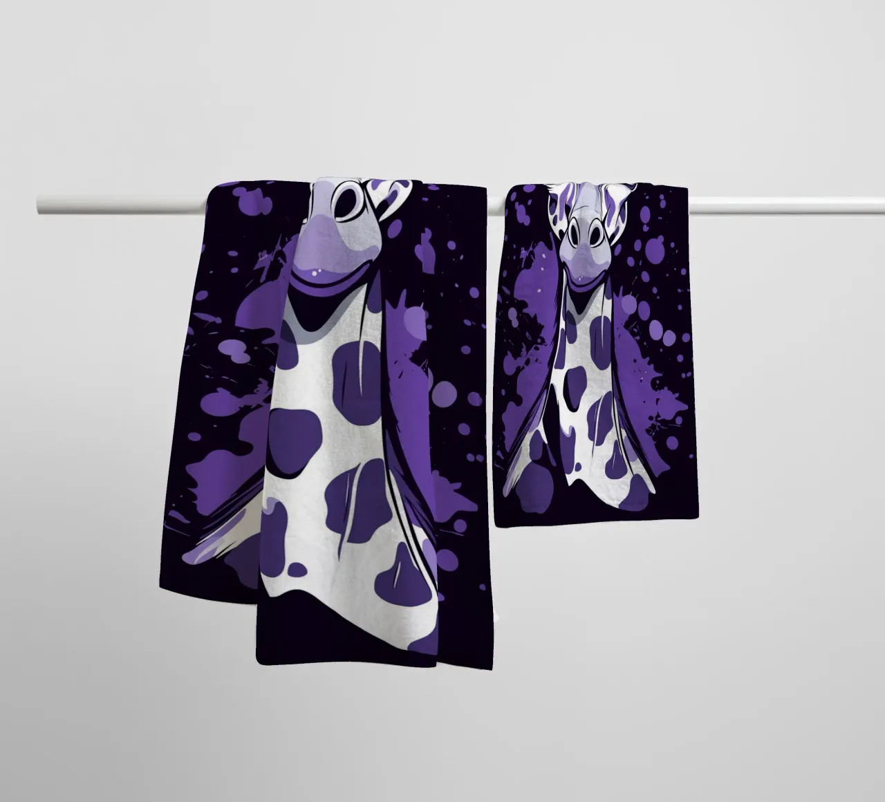 Giraffa viola in stile pop art splatter asciugamano da bagno da pixelbull - medieval art and more