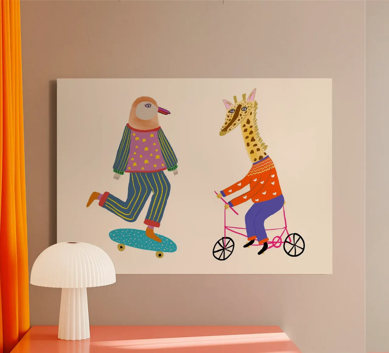 Skateboard fahrender Pinguin & Giraffe auf Fahrrad Leinwand mit Schattenfugenrahmen von vintagepod