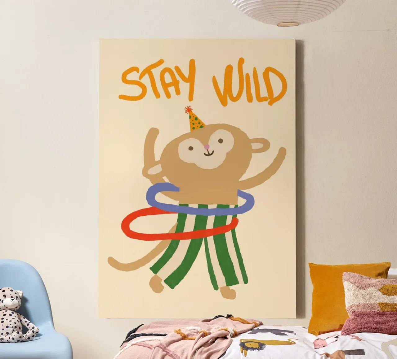 Poster per l'Hula Hooping delle scimmie "Stay Wild tela con Cornice a cassetta da vintagepod