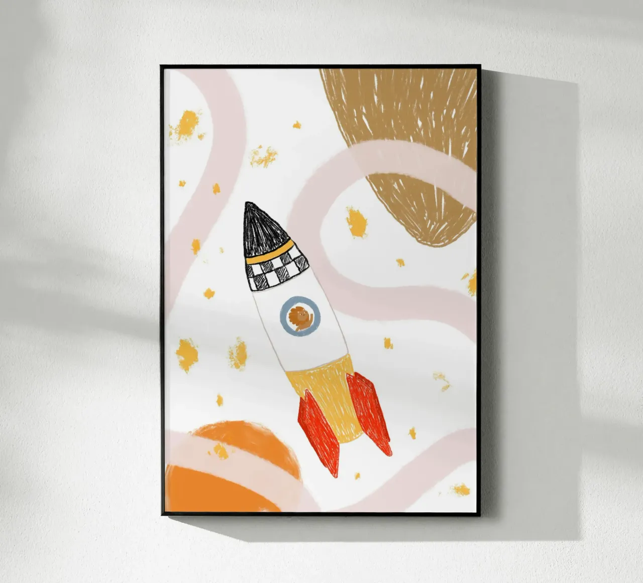 Poster spaziale con un simpatico leone in una nave razzo plexiglass da vintagepod