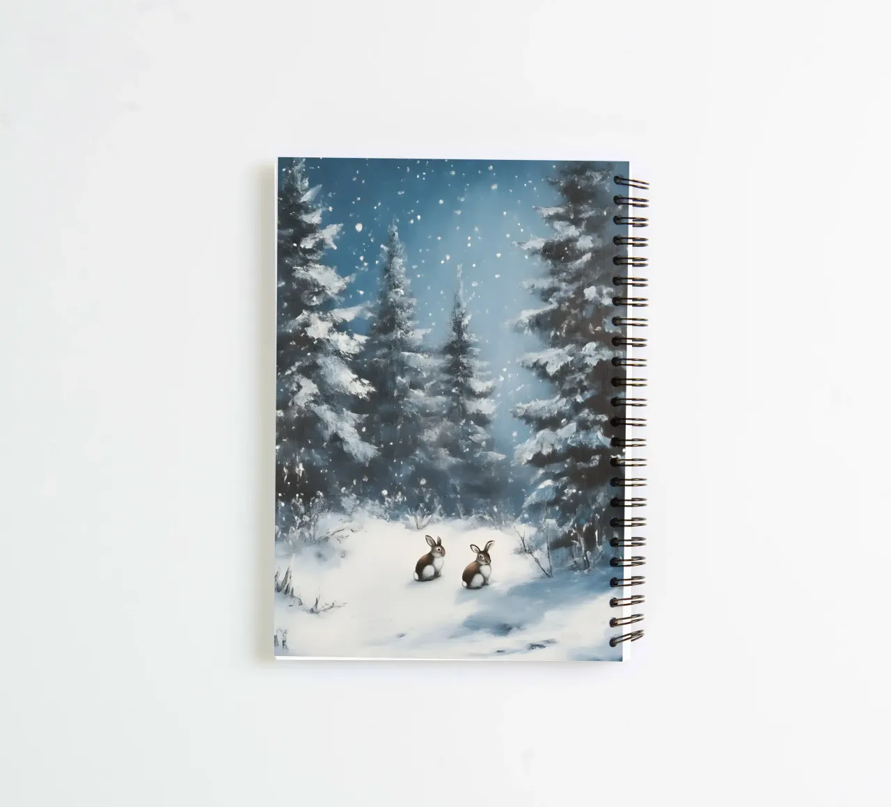 Poster invernale con lepri in una foresta innevata diario ad anelli da Studio Vibe