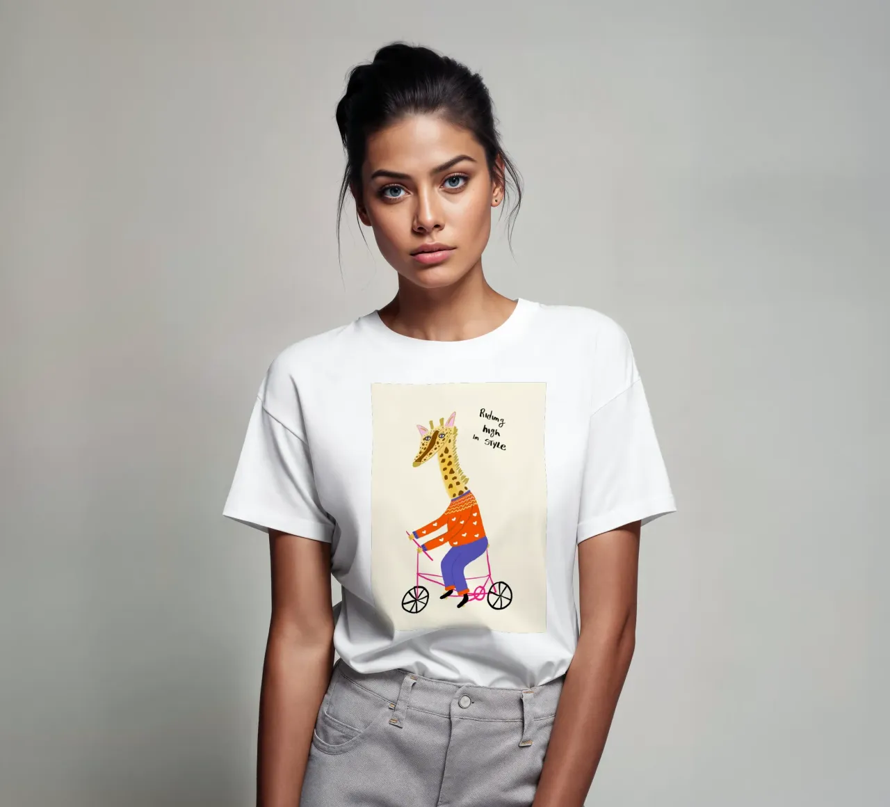 Una jirafa en bicicleta: 'Riding High in Style camiseta de vintagepod