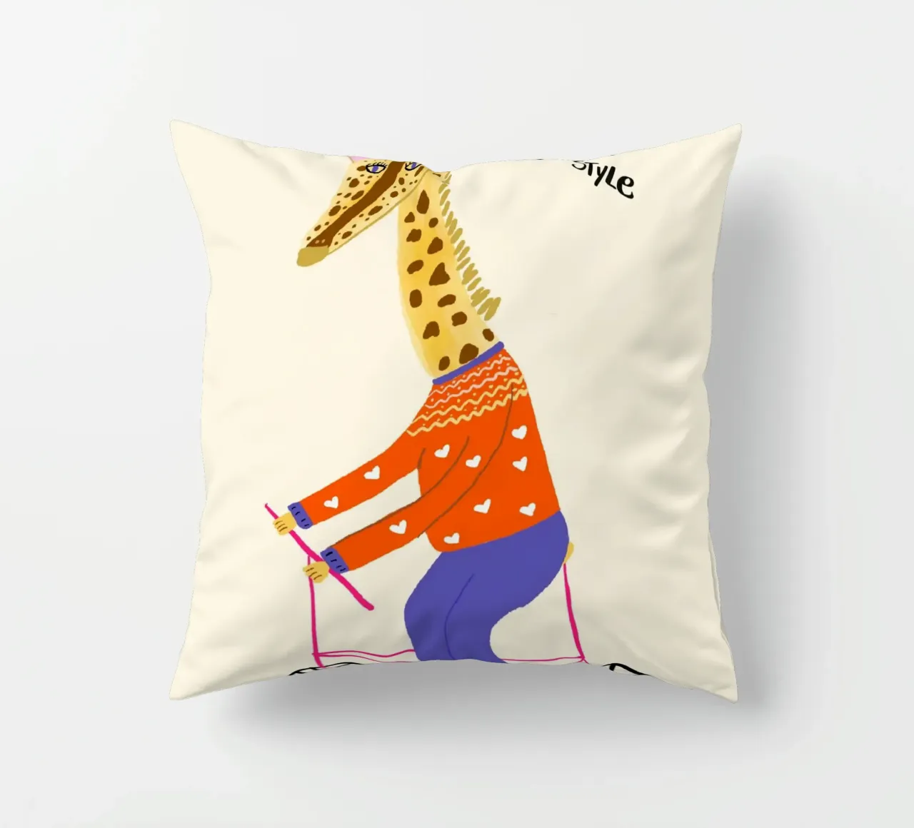Giraffa in bicicletta: "In alto con stile". cuscino da vintagepod