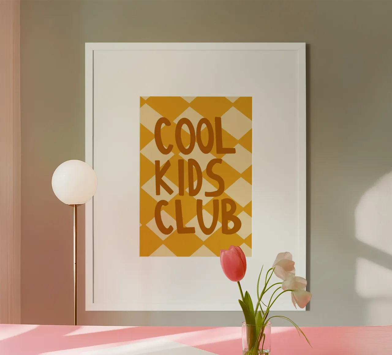Poster tipografico retrò "Cool Kids Club" per la camera dei bambini poster con telaio in alluminio da vintagepod