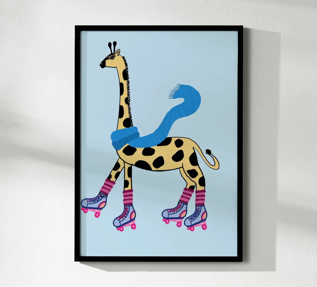 Giraffa pattinatrice con sciarpa e scaldamuscoli poster da vintagepod
