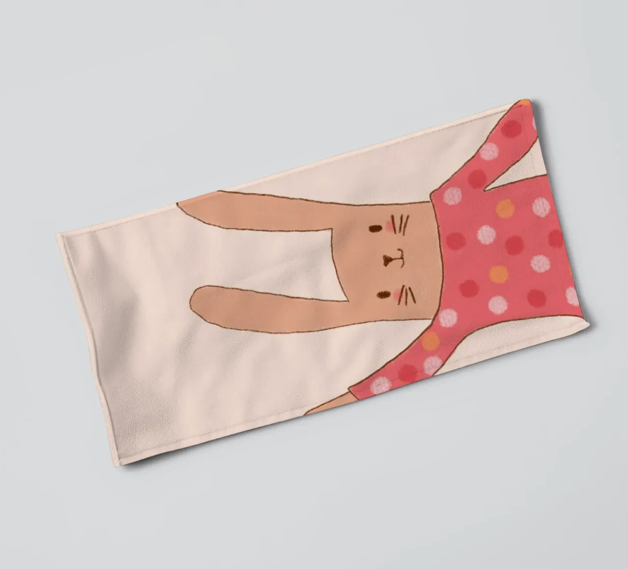 Lapin mignon faisant un signe de la main avec une chemise à pois serviette de bain de vintagepod