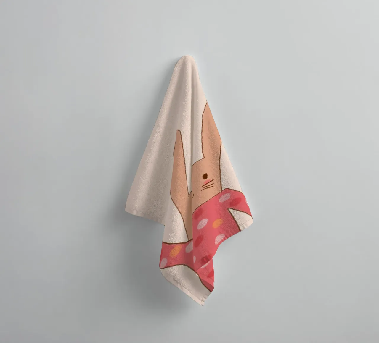 Lapin mignon faisant un signe de la main avec une chemise à pois serviette de bain de vintagepod
