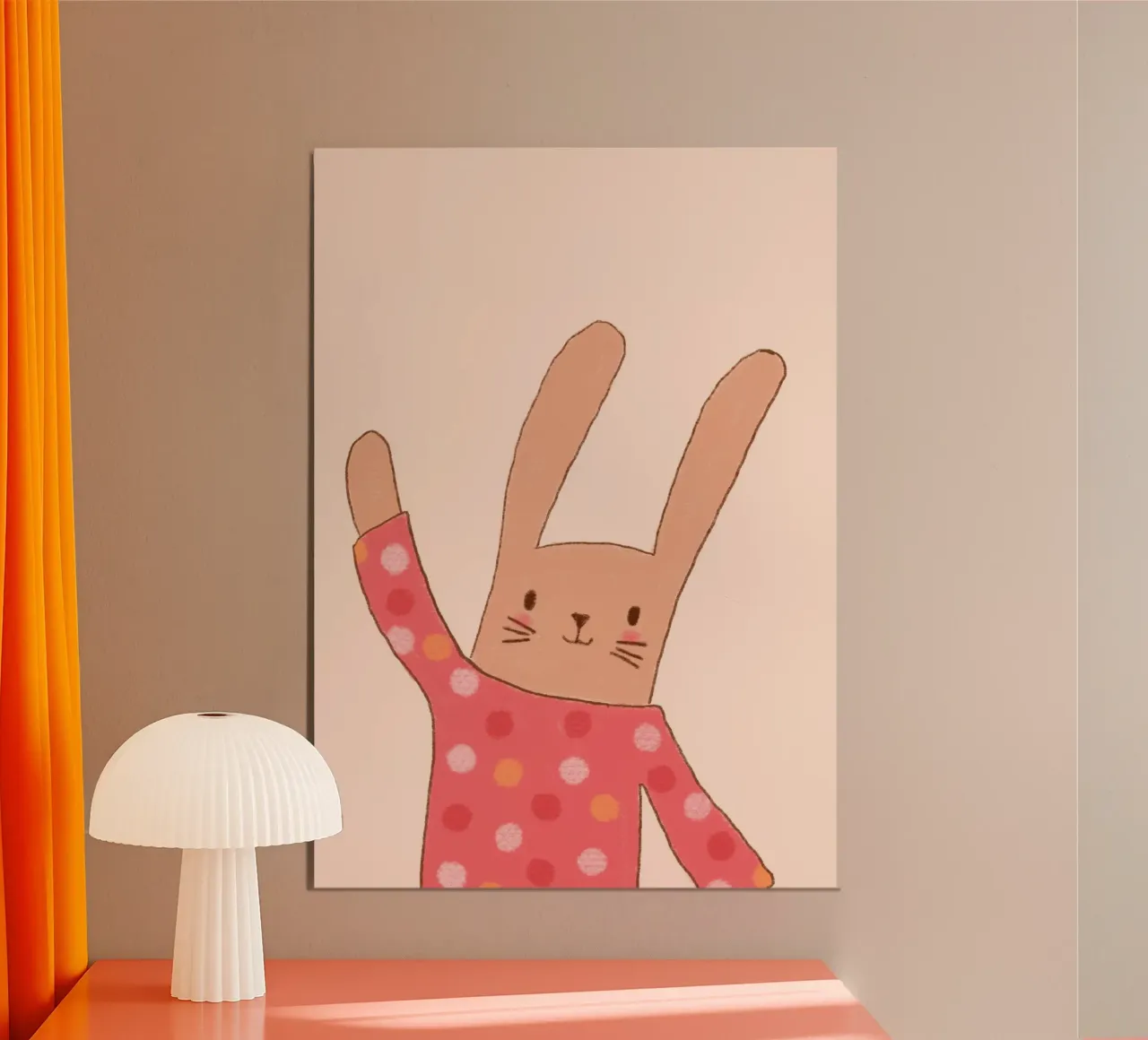 Coniglio carino che saluta con la camicia a pois poster con telaio in plastica da vintagepod