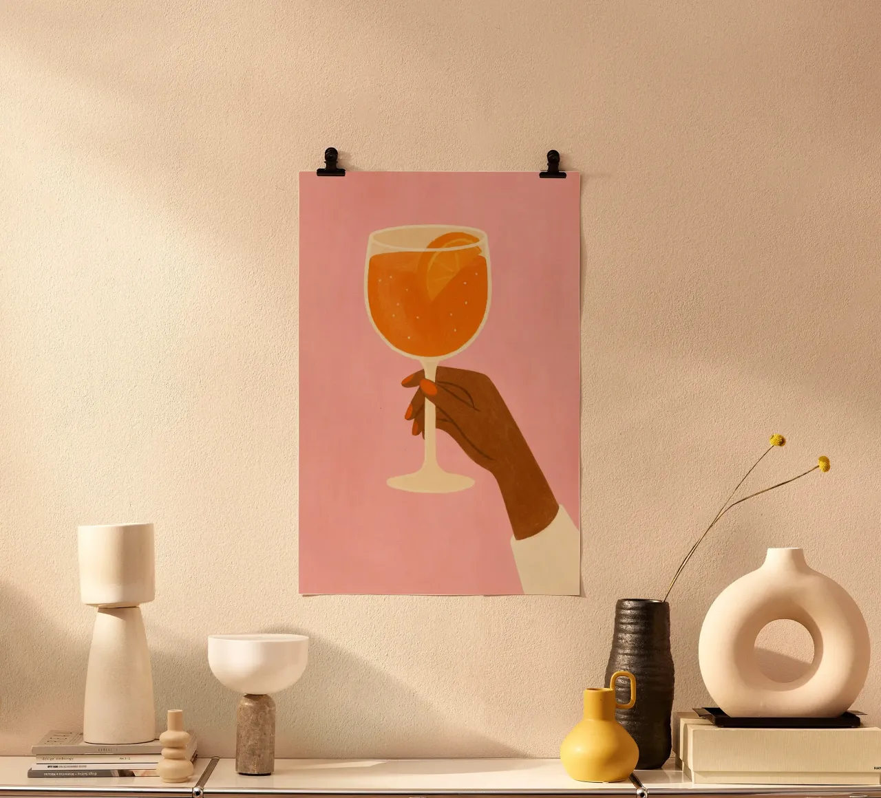 Sorso di vibrazioni arancioni poster con telaio in alluminio da PurePeachStudio