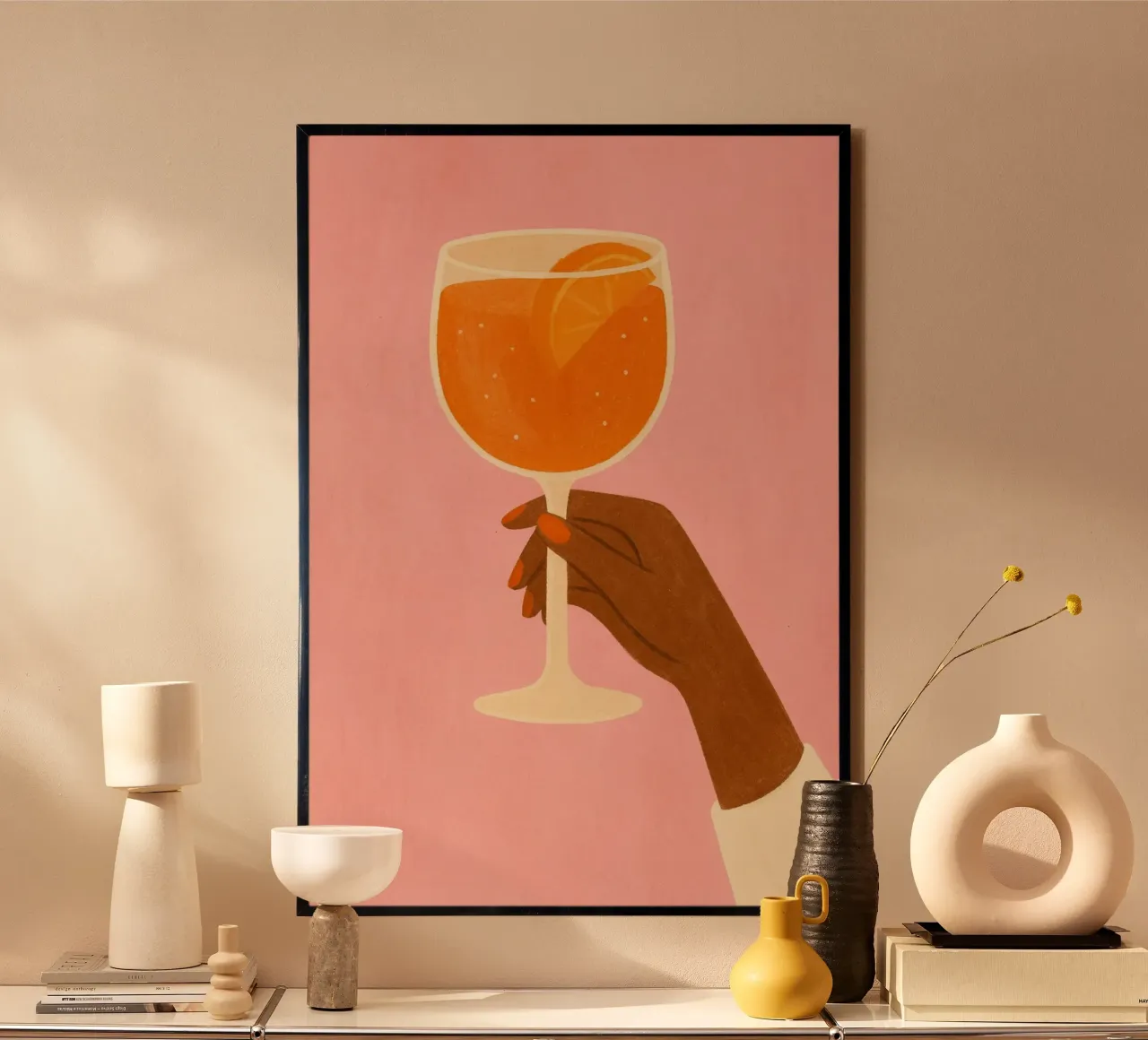 Sorso di vibrazioni arancioni poster con telaio in alluminio da PurePeachStudio