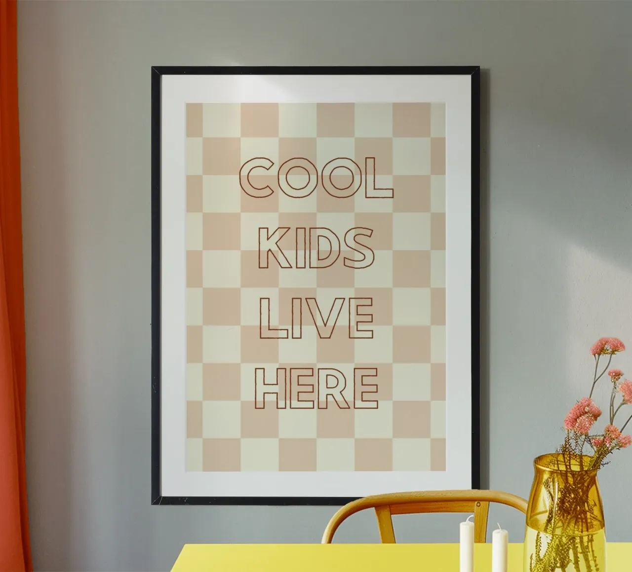 "Poster a scacchi "Cool Kids Live Here poster da vintagepod
