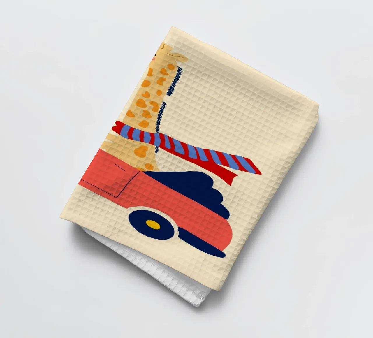 Happy Giraffe in a Red Convertible Art Print (Girafe heureuse dans un cabriolet rouge) torchon de vintagepod