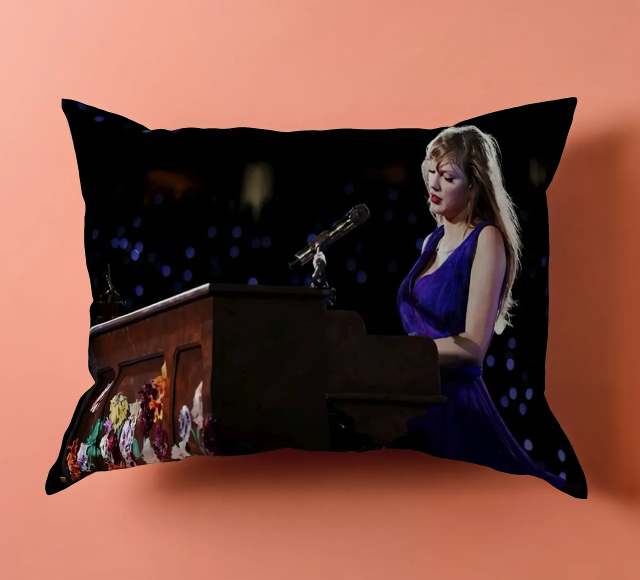 Taylor Swift cuscino da Musadad Shop