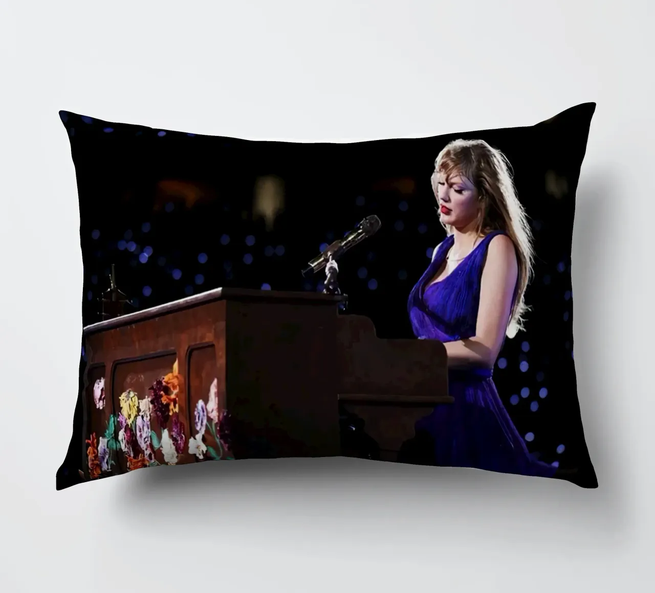 Taylor Swift cuscino da Musadad Shop