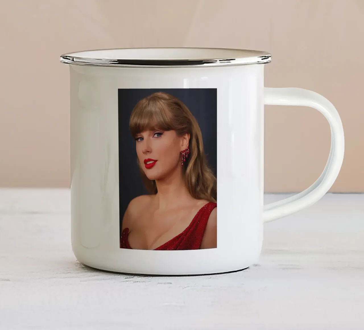 Taylor Swift tazza in smalto da Musadad Shop
