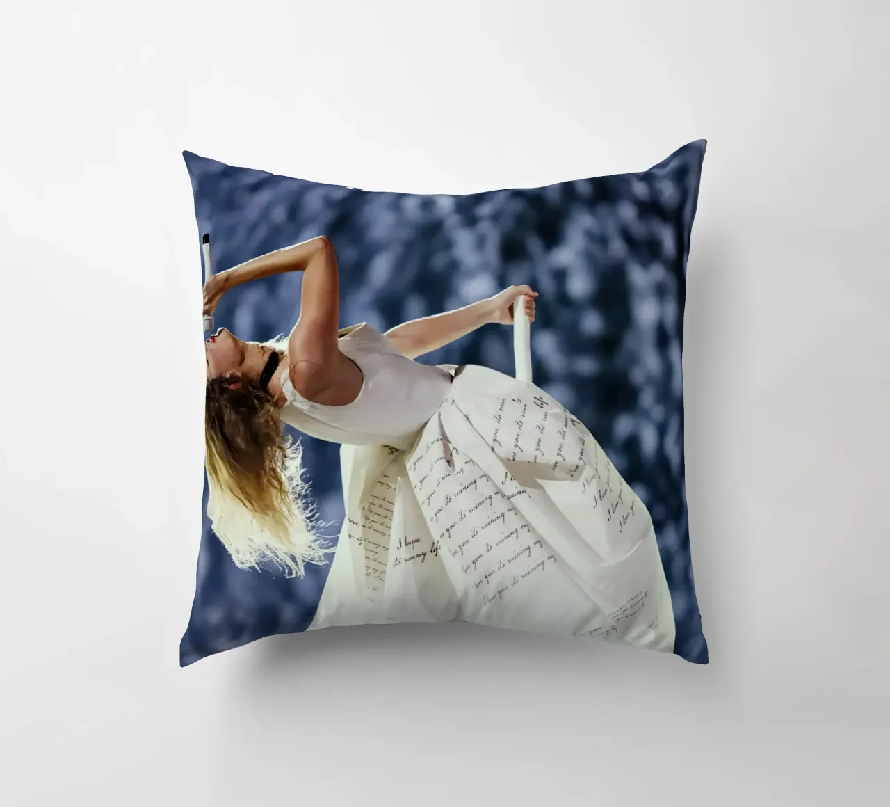 Taylor Swift cuscino da Musadad Shop