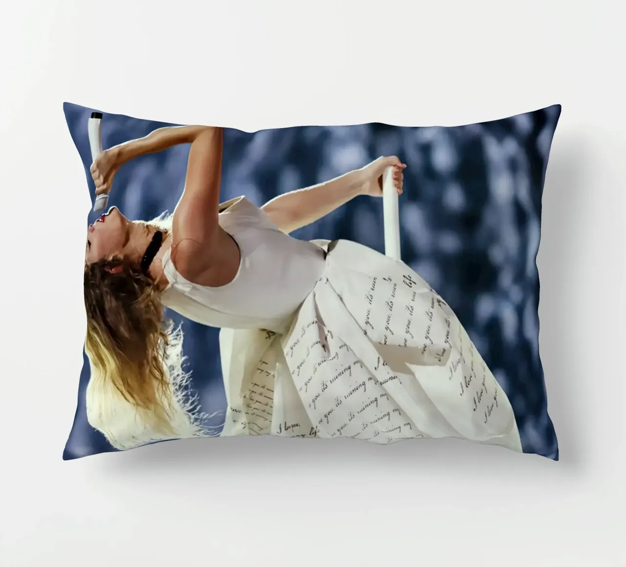 Taylor Swift cuscino da Musadad Shop