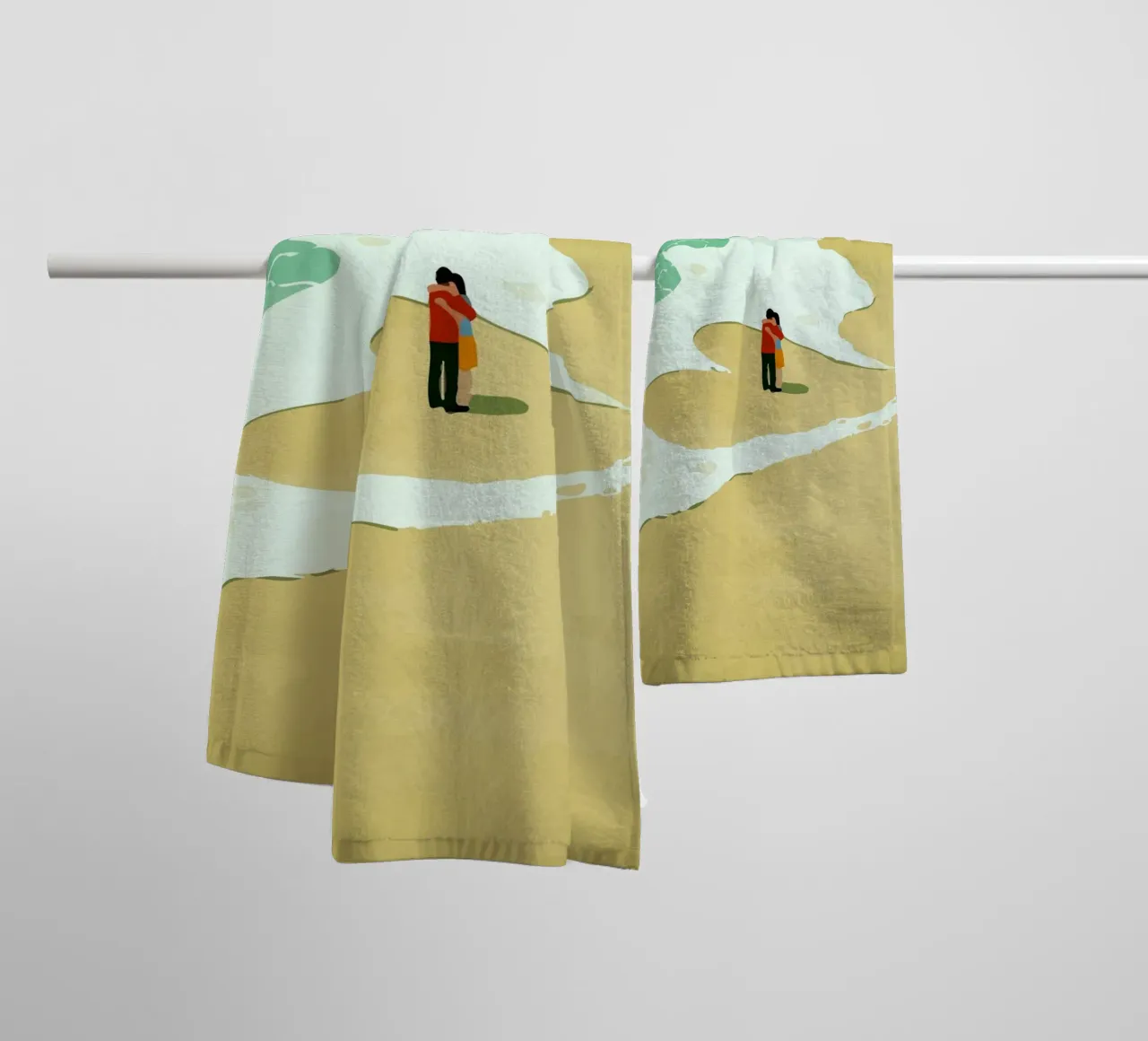 hugging on the beach asciugamano da bagno da Dumery Art