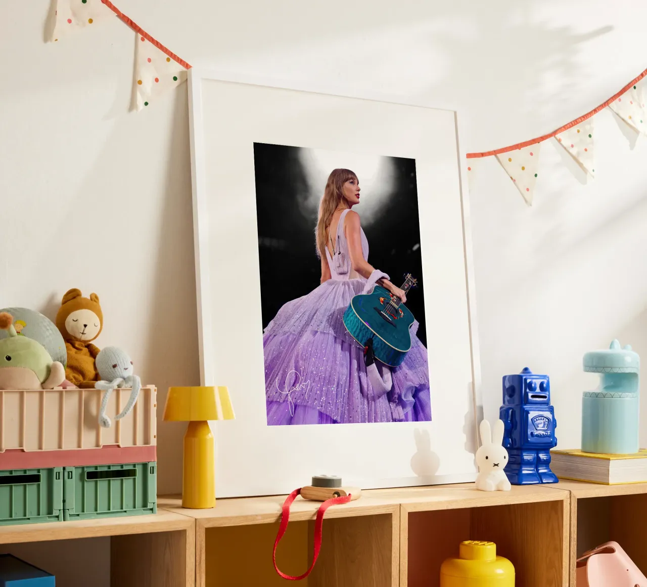 La regina Taylor Swift poster con telaio in plastica da shiners