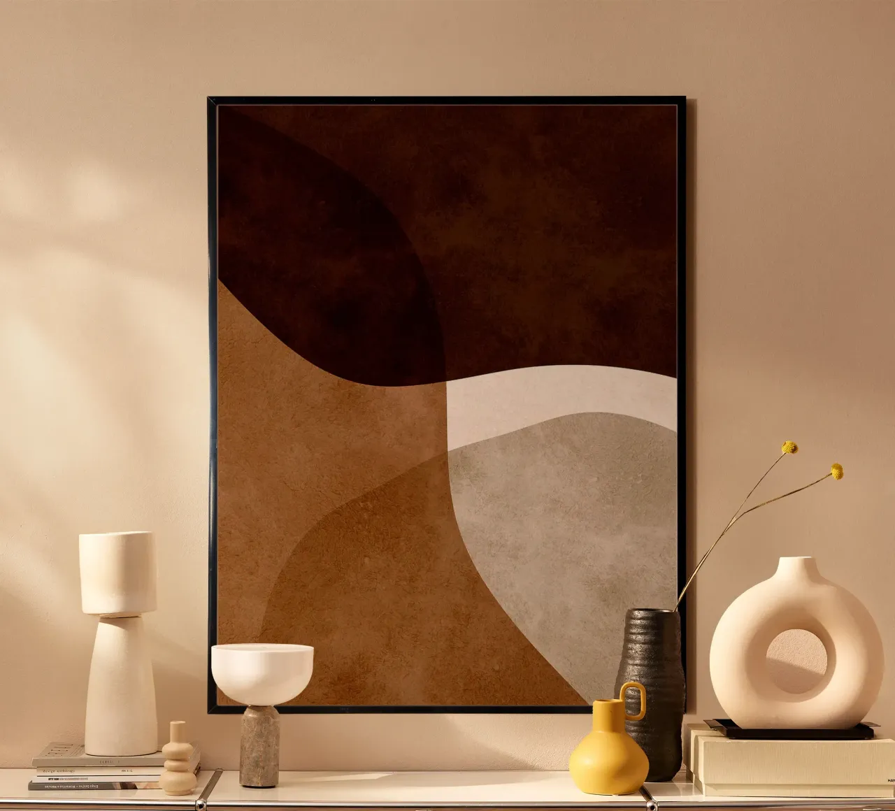 Arte astratta in bianco e marrone poster con telaio in plastica da Leon Franke