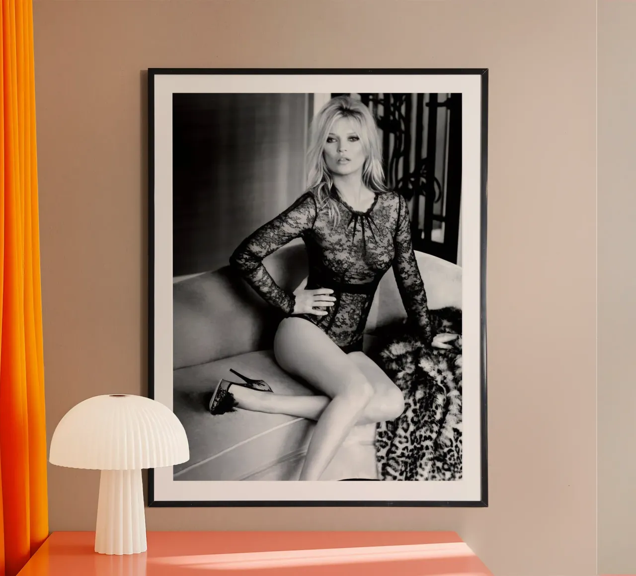 Kate Moss 2 poster con telaio in alluminio da vintgeseyn