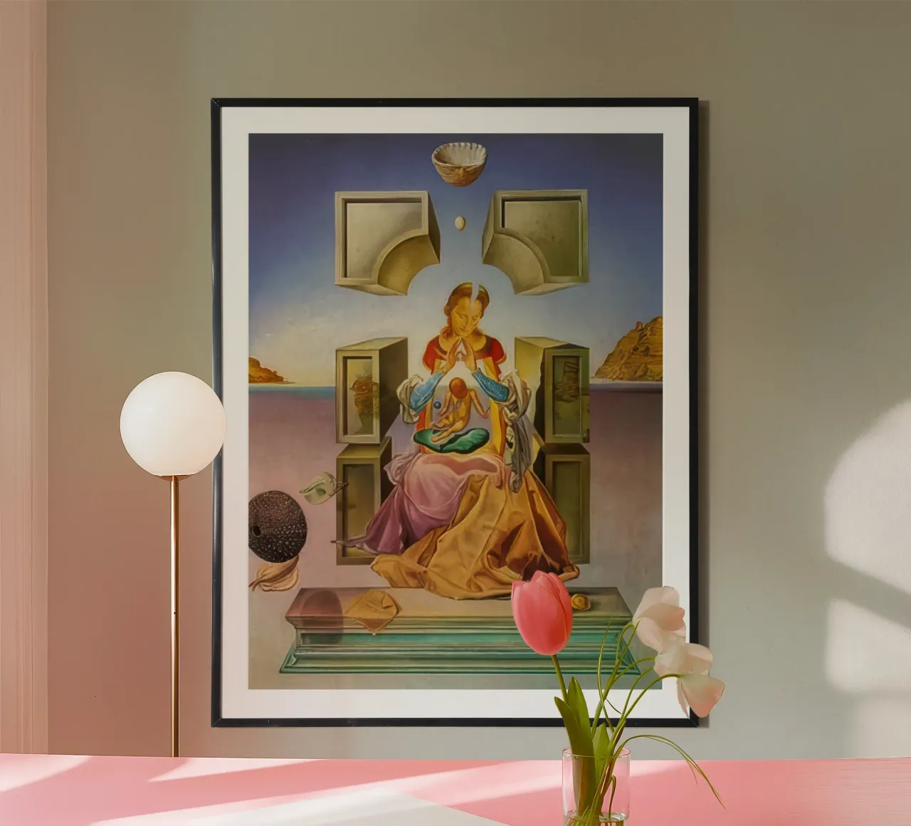La Madonna di Port Lligat - salvador daly poster con telaio in plastica da Rayretr