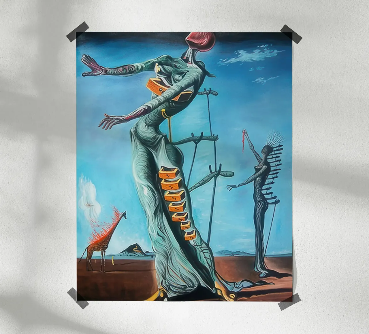 La giraffa che brucia - salvador daly poster con telaio in plastica da Rayretr