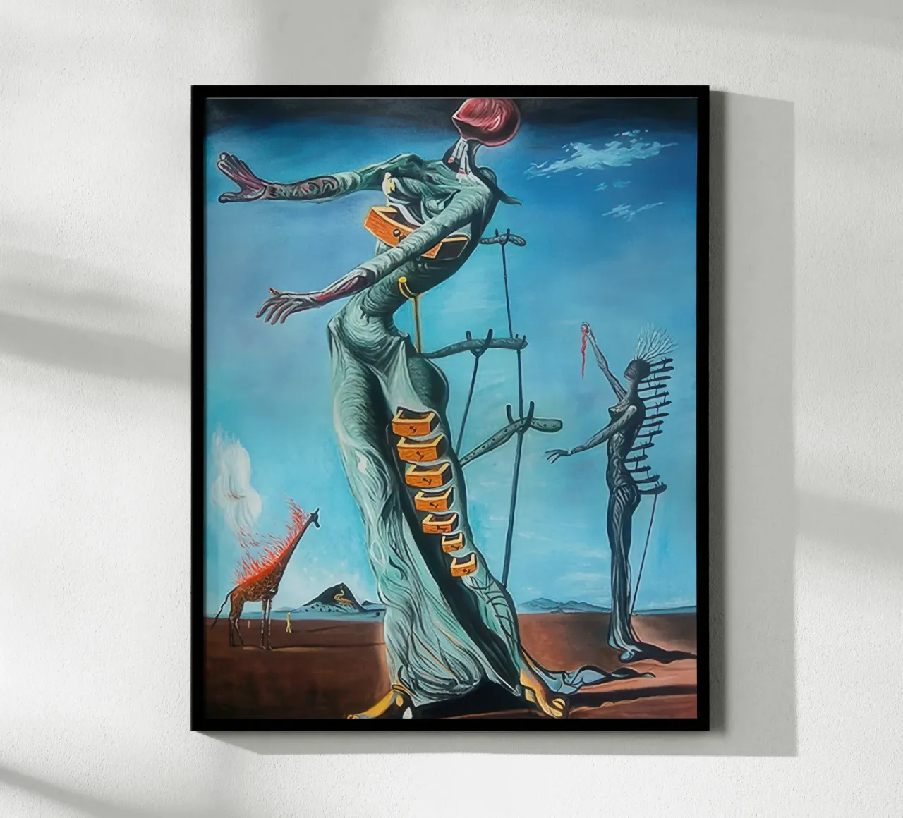 La giraffa che brucia - salvador daly poster con telaio in plastica da Rayretr