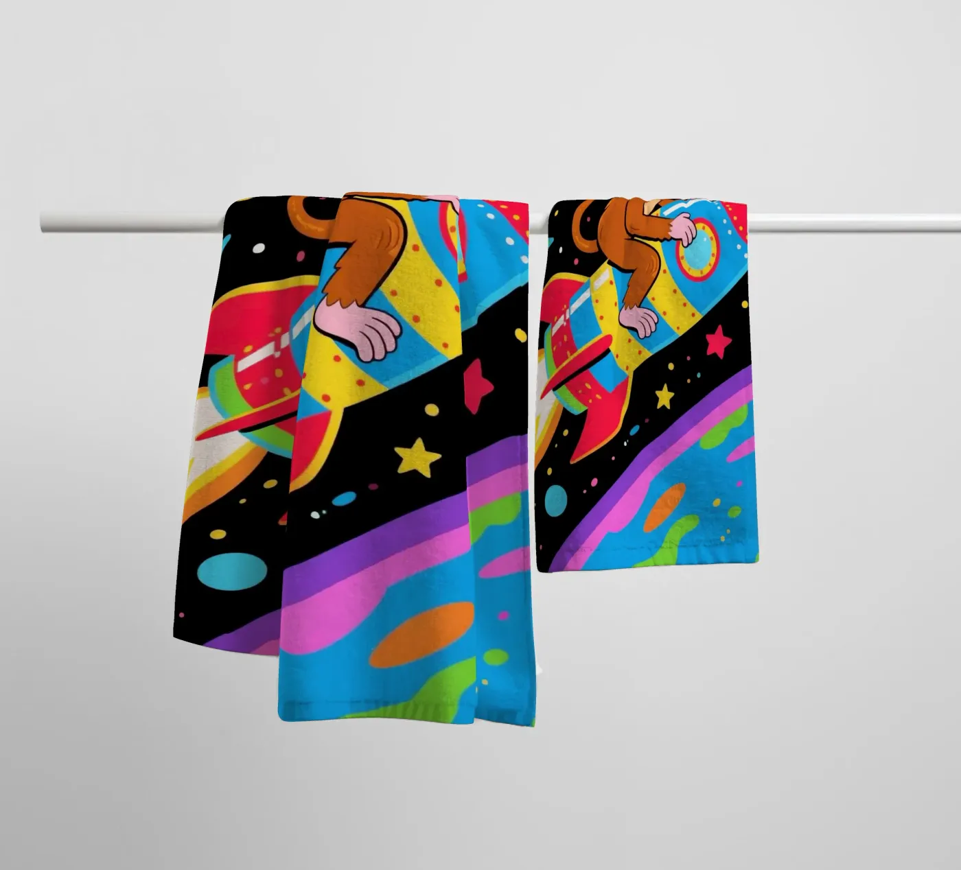 Funny Monkey Rocket Handtuch von knowledge