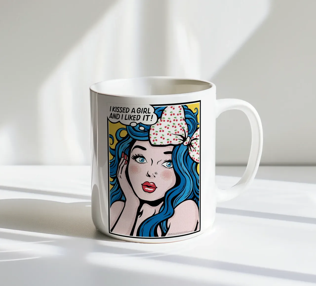 I Kissed a Girl - Draw Me A Song Project tazza in ceramica da Nour Tohme
